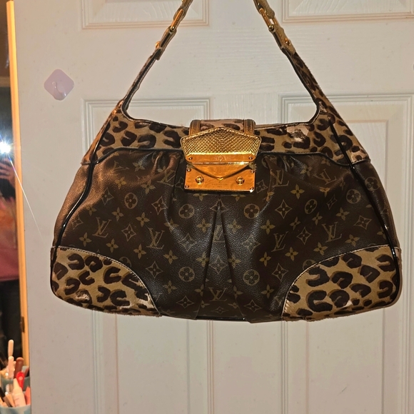 LOUIS VUITTON ***FINAL PRICE*** - Picture 1 of 16